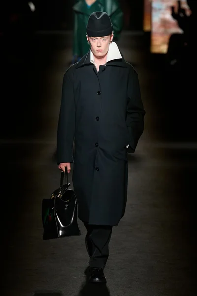 Look 34